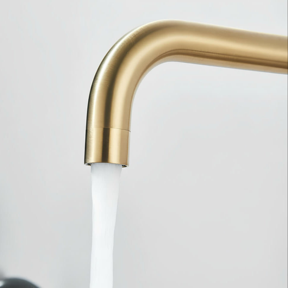 Folding kitchen faucet with 360° swivel and single-lever mixer