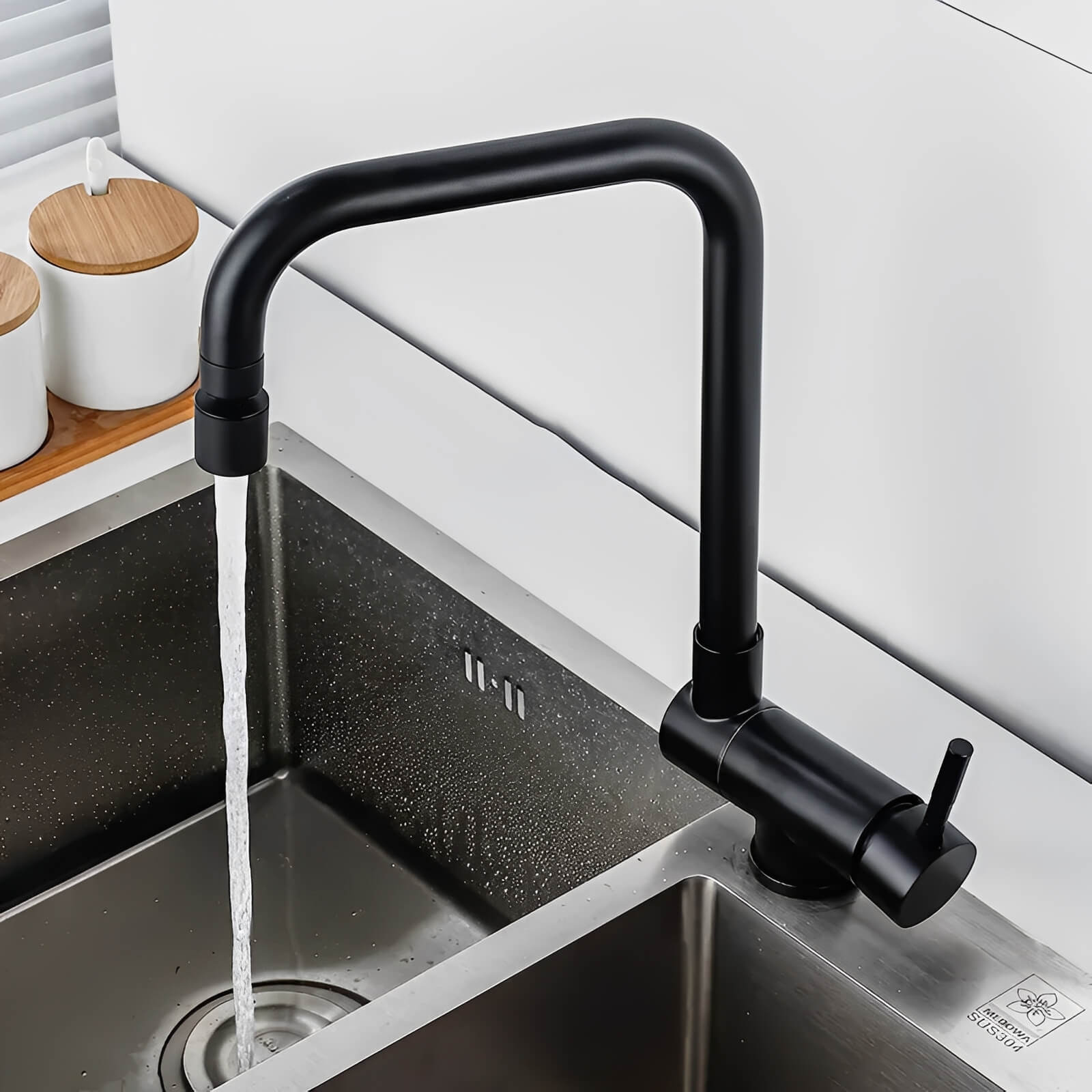 Folding kitchen faucet in stainless steel with dual-axis rotation