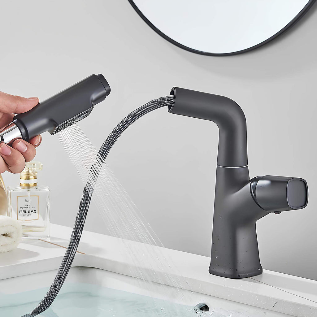 Adjustable kitchen faucet with integrated sprayer and 360° rotation